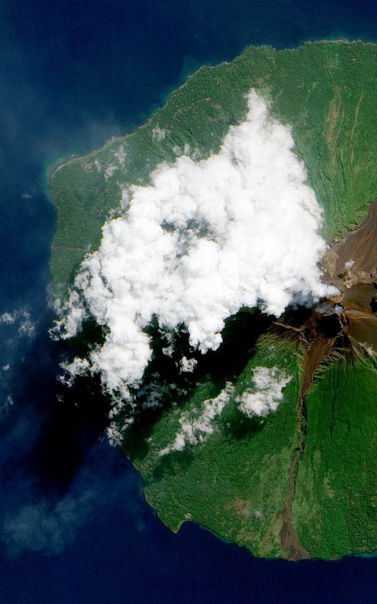 Photo:  aerial view of volcano